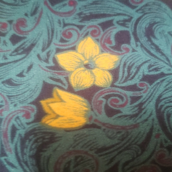 LULUROE Women's Sz. Lrg. - Picture 7 of 8